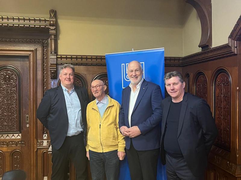 Vorstand des BV v.l.n.r.René Ohnesorg - VorstzenderErwin Broksch - Referent für BetriebswirtschaftJörg Rackow - Vorsitzender des LV Mecklenburg-VorpommernMathias Krüger - Stellv. VorsitzenderEs fehlt Bernd Wienczkowski - Referent Makler und Mehrfachagenten.