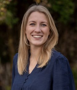 Portraitfoto von Dr. Anna Bußmann