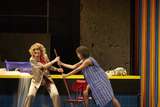 Katharina Kammerloher (Marcellina) und Nadine Sierra (Susanna)