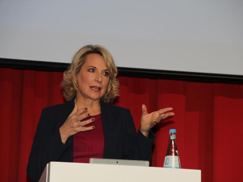 Die Journalistin Ina Böttcher moderierte die Veranstaltung