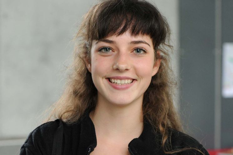 In Weimar trafen sich 44 junge Menschen, die kürzlich ihren Europäischen Freiwilligendienst beendet hatten. Die Rückkehr ist nicht immer einfach. "Da war ein großes schwarzes Loch", sagt Antonia Hamann. "Ich hätte was zum Auffangen gebraucht, bevor es wieder nach Hause ging. Der gewohnte Tagesablauf war nicht mehr da." Sie arbeitete zehn Monate lang in einem Waldorf-Kindergarten auf Teneriffa.
