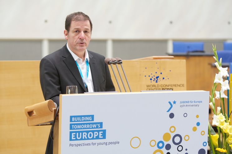 Hans Georg Wicke hält eine Rede auf der Konferenz Building Tomorrow's Europe