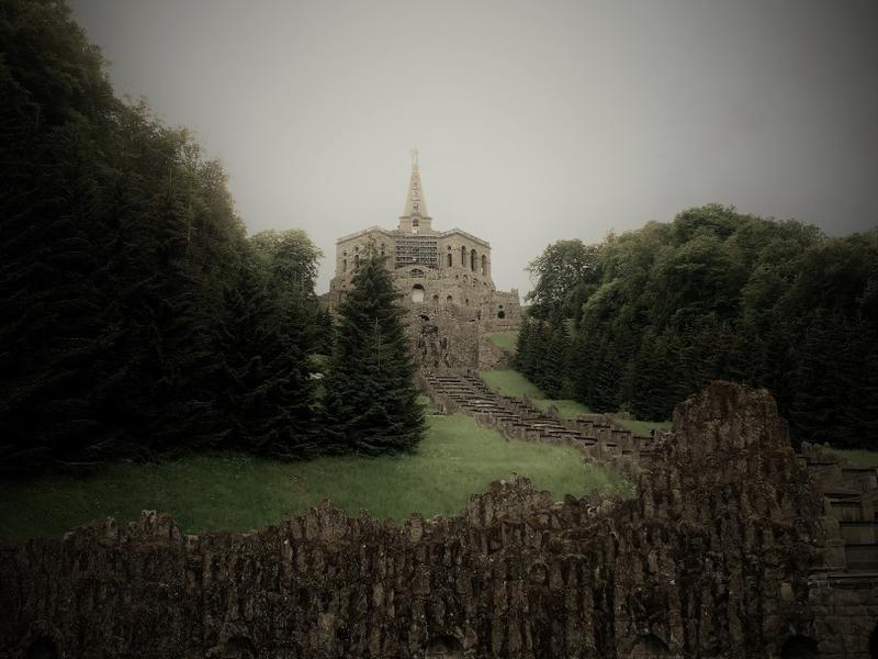 Kasseler Abend vor imposanter Kulisse