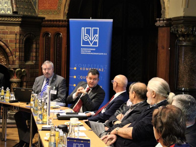 Hauptgeschäftsführer des BVK e.V. Dr.Eichele berichtet und informiert.