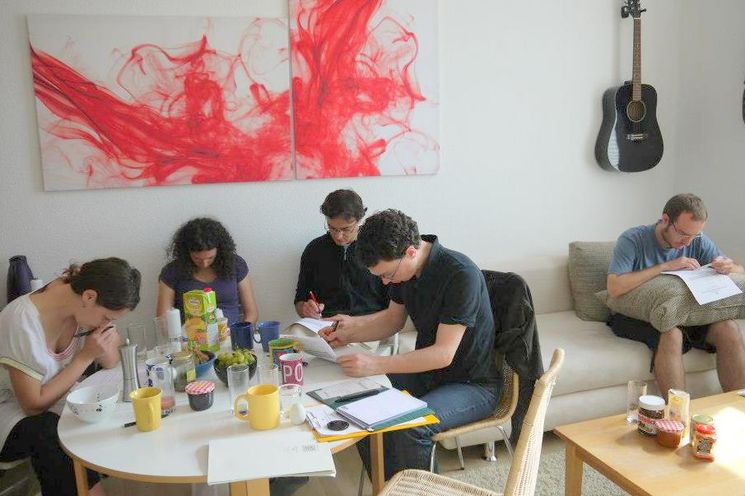 Befragung im Wohnzimmer