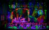 Carles Pachon, Peter Hoare, Lucy Crowe und Chor