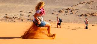 Spaß in den Dünen am Sossusvlei © Chamäleon Reisen GmbH | www.chamaeleon-reisen.de