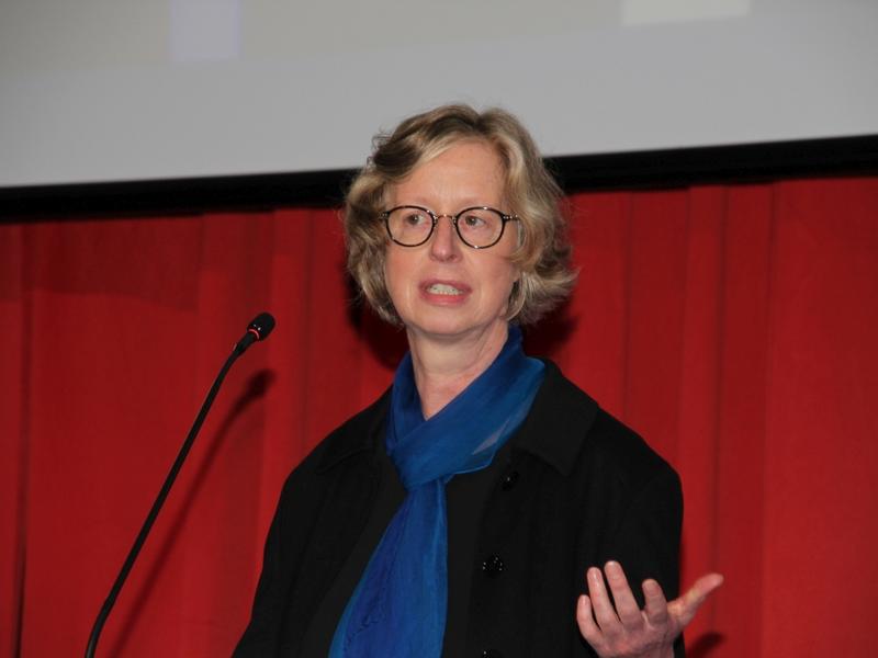 Zu Beginn hielt die Bonner Bürgermeisterin Nicole Unterseh ein Grußwort