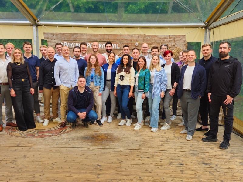 Allseits zufriedene Gesichter nach einem informativen und entspannten Tag