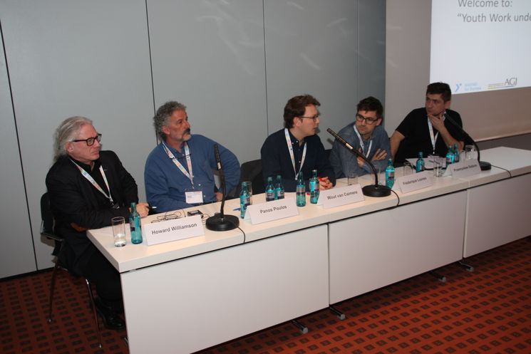 Diskussion zum Thema Youthwork under pressure