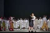 Lucio Gallo (Escamillo), Anita Rachvelishvili (Carmen), Michael Fabiano (Don José) und Ensemble