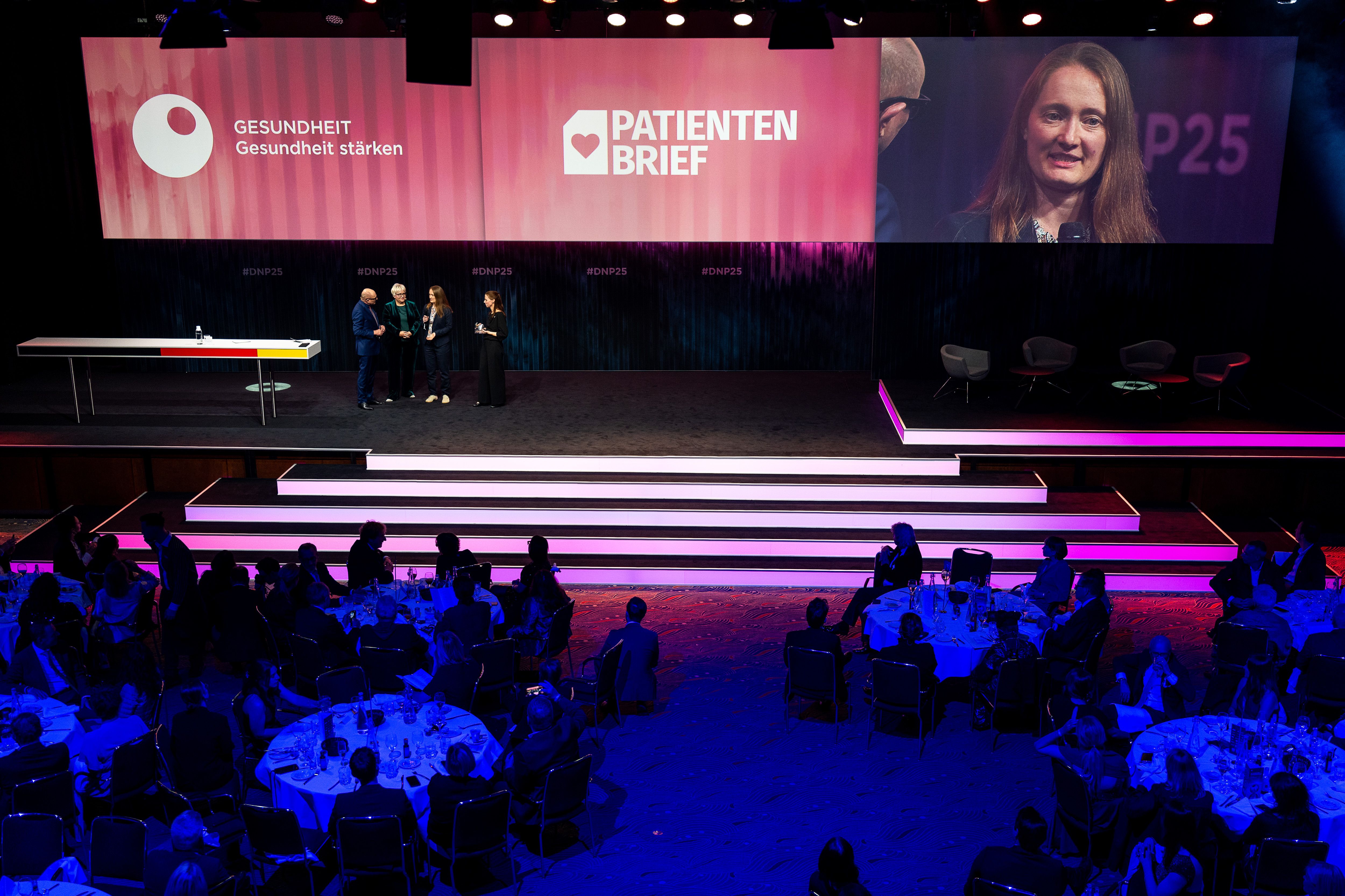 Foto der Verleihung des Deutschen Nachhaltigkeitpreises Gesundheit 2025.