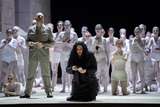 Michael Fabiano (Don José), Anita Rachvelishvili (Carmen) und Ensemble