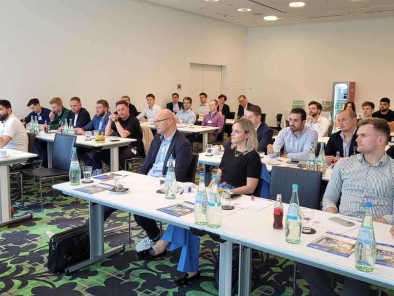 Rund 40 Junioren verfolgten die Vorträge über die Leistungen des BVK und "Social Media Recruiting"