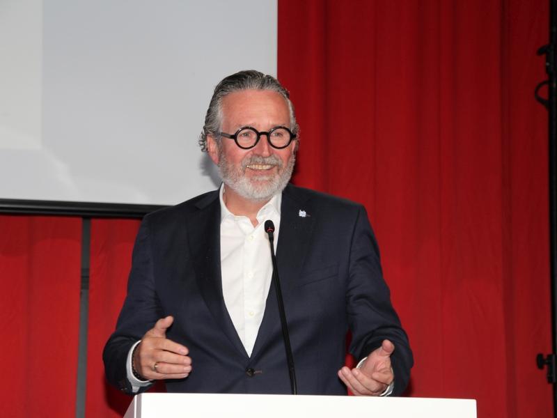 Kommerzialrat und BVK-Ehrenmitglied Christoph Berghammer vom Fachverband der Versicherungsmaklerin der Wirtschaftskammer Österreich (WKO) hielt ein Grußwort