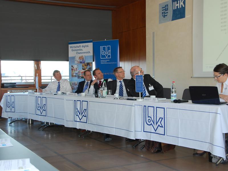 Die BV Vorstandsriege von links:Jens Bührmann, Thorsten Dörfler, Andre Marinesse, Friederich Veenhuis und Hermann Brockhaus.Ganz links unsere fleißige Helferin Anna-Maria Brockhaus.