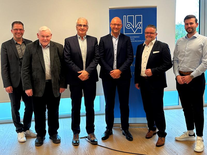 v.l.: Boris Göttelmann (Coach Verbandsstruktur), Norbert Mäder (Ehrenvorsitzender des BV Koblenz), Michael Gassen (neu gewählter Stellvertretender Vorsitzender des BV Koblenz), Marco Seuffert (Vizepräsident des BVK), Martin Winninger (neu gewählter Vorsitzender des BV Koblenz), Pascal Huismann (frisch gewählter Beisitzer des BV KoblenzNicht auf dem Foto: Neu gewählt für den BV Trier wurden Golnaz Dashtizadeh zur Vorsitzenden und Roland Rings zu deren Stellvertreter.