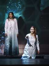 Katarina Bradić (Cassandra) und Jessica Niles (Sandra)