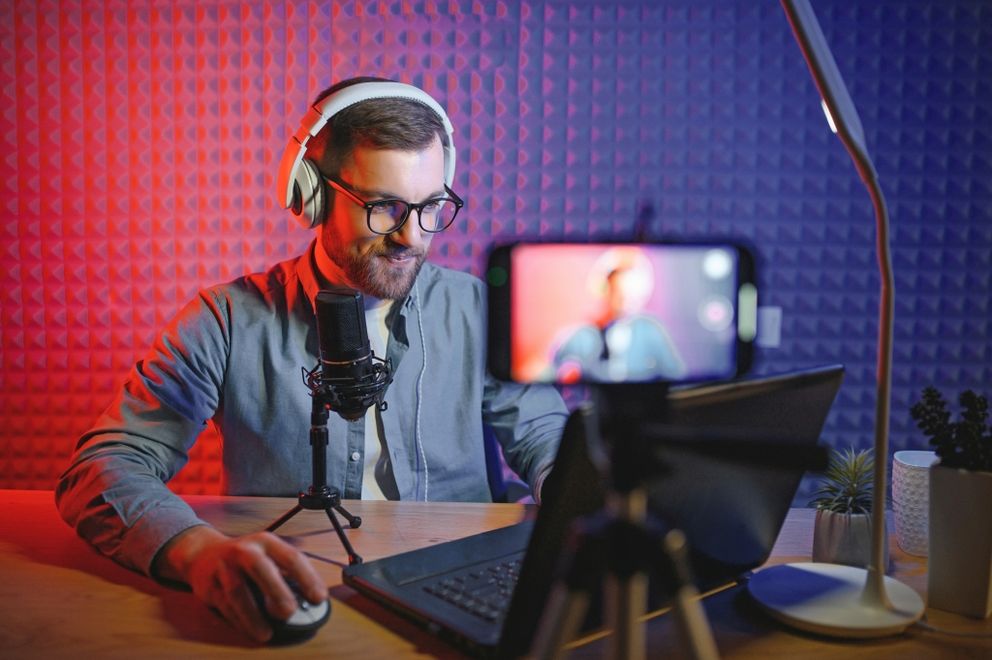 Bild zu BVK Thema: Finfluencer