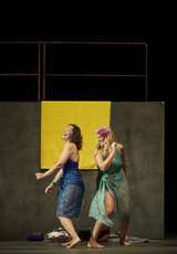Marina Viotti (Dorabella), Federica Lombardi (Fiordiligi)