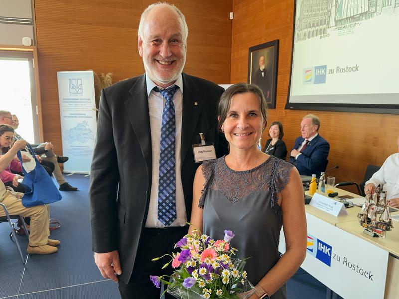 Besonderer Dank! Umsichtig, unermüdlich und seit vielen Jahren für uns als BV da: Jana Zirzow, Referentin Vermittlergewerbe bei der IHK zu Rostock