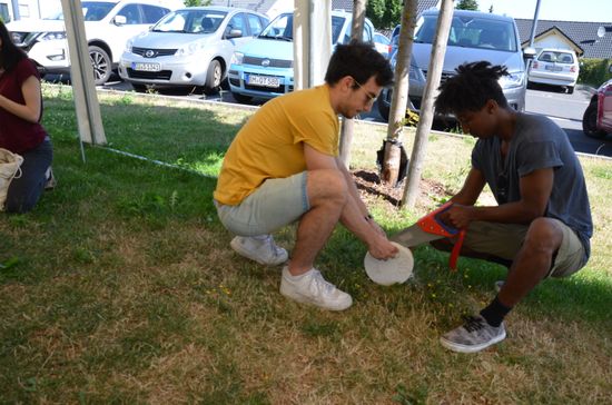 Teaser-Bild zu "Ein Experiment für alle" - Projektbesuch eines Freiwiligenteams