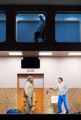 Peter Rose (Fafner), Andreas Schager (Siegfried), oben: Michael Volle (Der Wanderer)