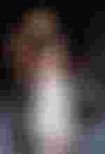 Zachary Wilson (Königssohn), Álfheiður Erla Guðmundsdóttir (Schneewittchen) und Mitglied des Kinderchors der Staatsoper