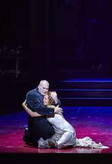 Christopher Maltman (Rigoletto) und Nadine Sierra (Gilda)