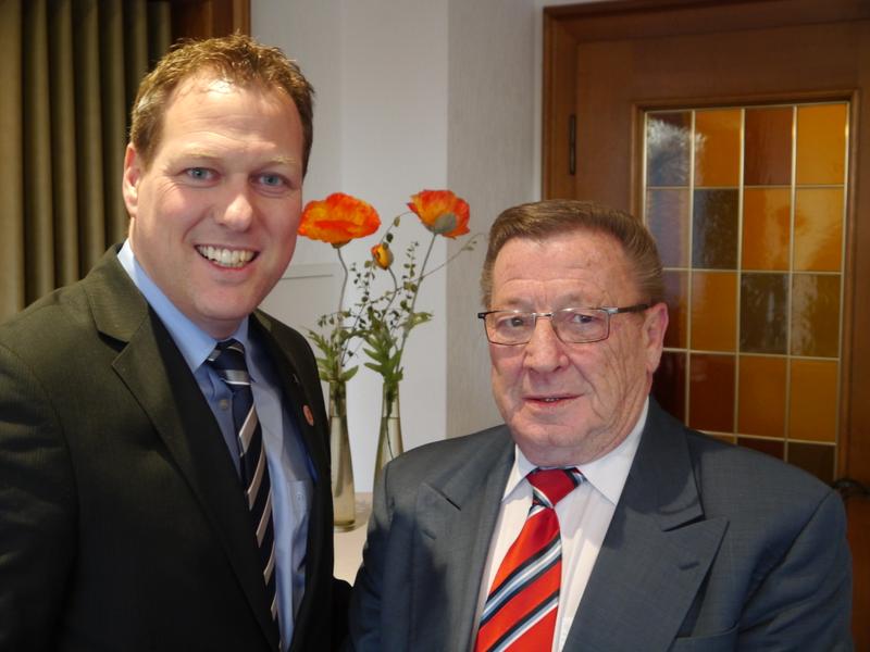 Wechsel an der Führungsspitze des Bezirksverbandes.Karl-Heinz Krug, unser Ehrenvorsitzender, übernimmt den Stellvertreterposten und Arndt Köhler wird zum neuen Vorsitzenden gewählt.Herzlichen Dank, Karl-Heinz, für Deine langjährige ehrenamtliche Tätigkeit und Dein Engagement !